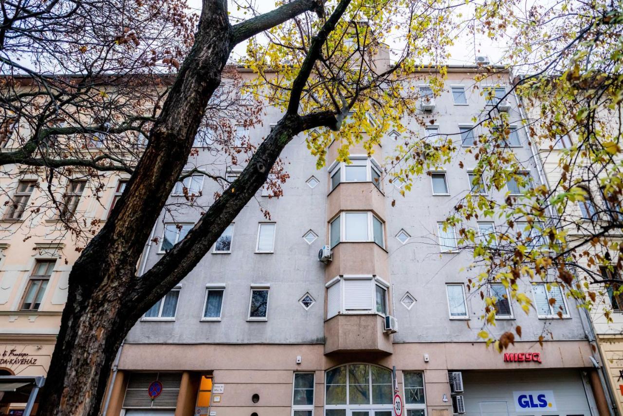 Floral Apartment - New In Town Budapest Kültér fotó